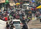 Songkran in Chiang Mai has begun, with tourists enthusiastically splashing water around the moat