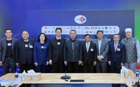 Alongkorn supports the SME Council Act, stating it will unlock grassroots businesses and boost economic activity by 300 billion baht per year.