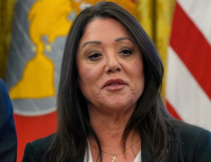 U.S. Secretary of Labor, Lori Chavez-Deremer, has resigned.